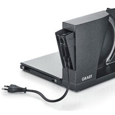 Nur so viel wie nötig: Nicht benötigte Kabellänge verstauen Sie einfach im integrierten Kabelfach. Ultrakompakter Allesschneider mit steckbarem Stromkabel.