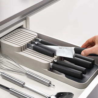 Kompakter Messer-Organizer Clever und praktisch: die platzsparende 2-Stufen-­Messerablage für die Schublade.