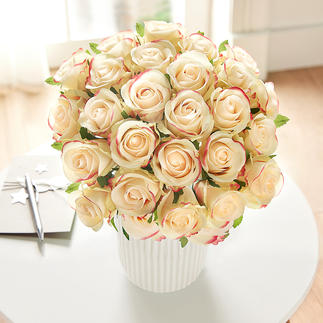 Rosenstrauss Üppige Pracht von unvergänglicher Schönheit: das Bouquet aus 25 Premium-Edelrosen.