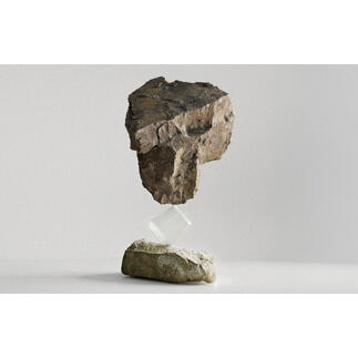 Bruchsicheres Design-Glas in elegantem Design auf beleuchtetem Hintergrund
