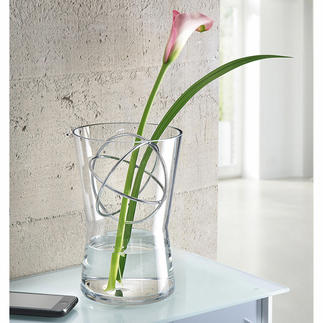 Glasvase mit Dekosphäre Langstielige Blumenarrangements, üppige Sträusse, … – immer die perfekte Vase.
