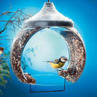 Vogelfutter-Glocke Die neuartige Konstruktion hält nicht zuletzt ungebetene Gäste wie Tauben oder Katzen fern.