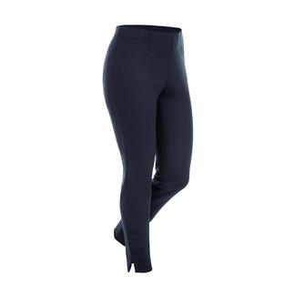 Damenhose in Schwarz, schmal geschnitten mit Seitenschlitzen.