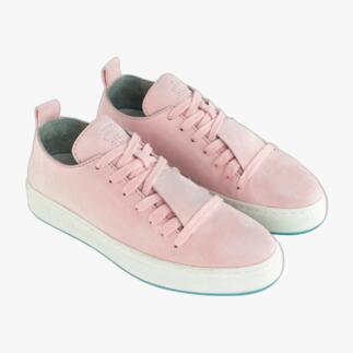 Rosa Velours-Sneaker mit breiter Schnürung und gepolsterter Zunge.