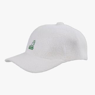 Weißes Frottee-Cap mit grünem KANGOL-Logo von der Seite.