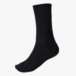 Schwarze, gerippte Baumwollsocke von der Seite.