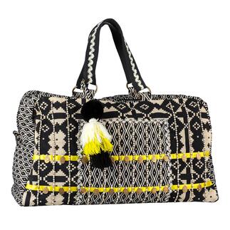 Gestreifte Weekender-Tasche mit einem großen vorne eingearbeiteten Fach.