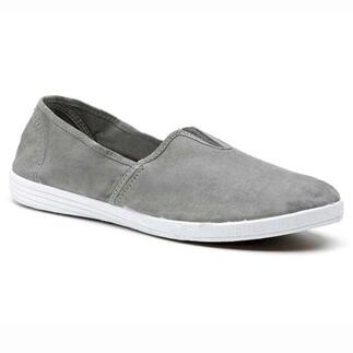 Grau Slip-On Schuh ohne Schnürsenkel.
