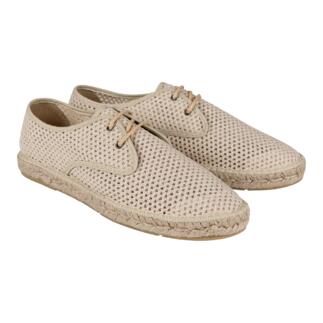 Naturfarbener Mesh-Sommerschuh mit Jutesohle, zwei Paar von vorne.