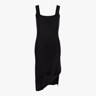 Petite robe noire en lyocell et soie Rosemunde Copenhagen Simple. Élégante. Réfléchie. Design scandinave par Rosemunde Copenhagen.