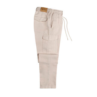 Hanf-Cargo-Shorts in Beige mit elastischem Bund und Seitentaschen.