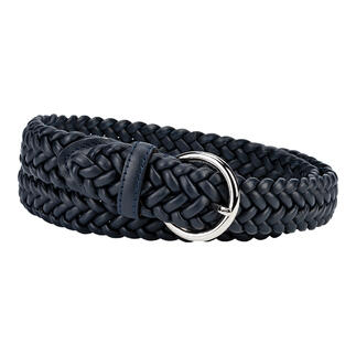 Elastischer Leder-Flechtgürtel in Navy, auf einem Tisch liegend.