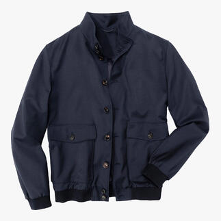 Storm-System®-Blouson, Vorderseite zeigt Knöpfe und Taschen, dunkler Stoff.