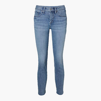 Vorderansicht von Silver Suki Straight-Jeans in blauer Farbe.