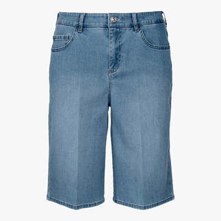 Helle Jeans-Bermudas, Vorderansicht