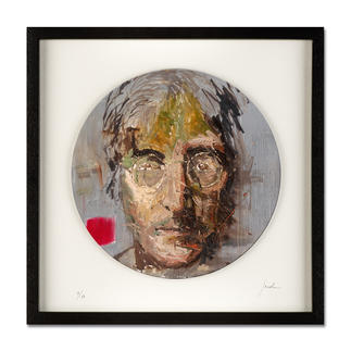 Oliver Jordan – John Lennon Oliver Jordans Schallplatten-Edition „John Lennon“. Handübermalt – jedes der 60 Exemplare ein Unikat. Masse: gerahmt 42,5 x 42,5 cm