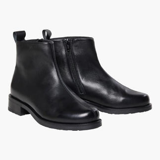 Schwarze Werner Minimal-Stiefelette in Größe 36, schlichtes Design.