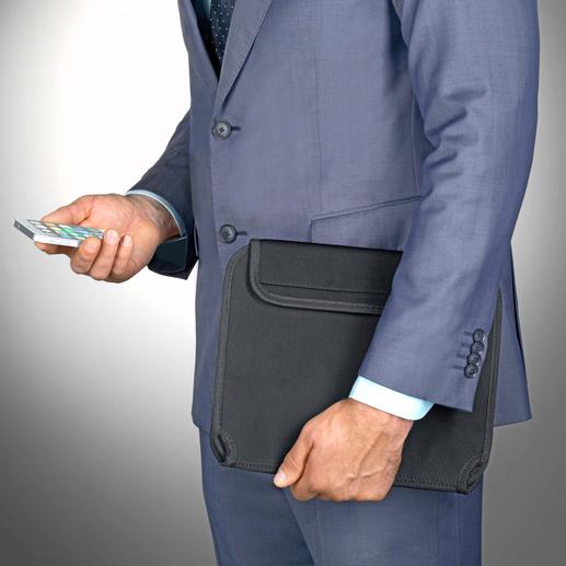 Geschlossen transportieren Sie Tablet und Zubehör sicher, geordnet und griffbereit. Geschlossen transportieren Sie Tablet und Zubehör sicher, geordnet und griffbereit.