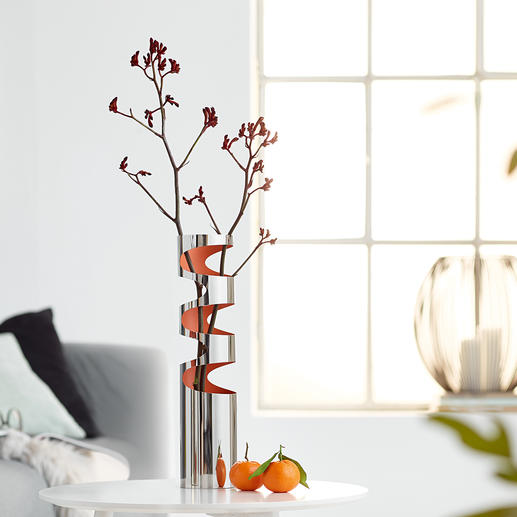 LOOM Vase Trendiges Edelstahl-Design mit markanten Aussparungen und innen orangefarben lackiert. Jede Vase ein Unikat.
