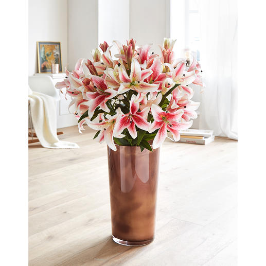 Lilienstrauss Stolze Schönheit, die nie verblüht: das Bouquet aus 12 langstielig eleganten Lilien.