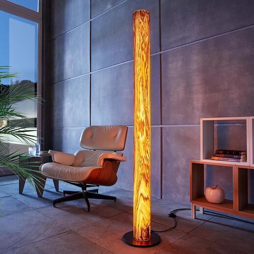 Design-Echtholz-Leuchte Columna Einzigartige Handwerkskunst lässt edles Olivesche-Holz in faszinierendem Licht erstrahlen. Jede Leuchte ein Unikat. Exklusiv bei Pro-Idee.