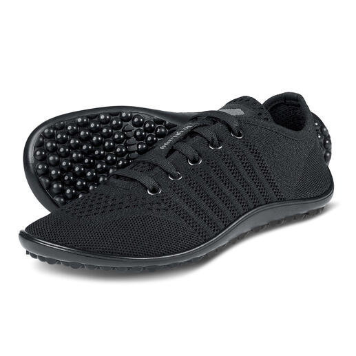 Barfuß-leguano Sneaker in Schwarz, von der Seite betrachtet.