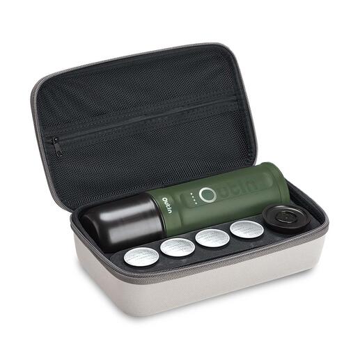 Housse rigide avec insert pour capsules et adaptateur pour capsules.