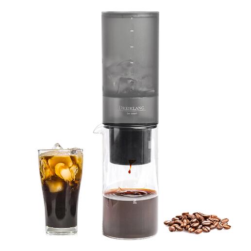 Einfach Wasser und/oder Eiswürfel in den Tank des Cold Brew Dripper füllen, Kaffeepulver in den Edelstahlfilter geben und am Präzisionsventil die gewünschte Tropfgeschwindigkeit einstellen.