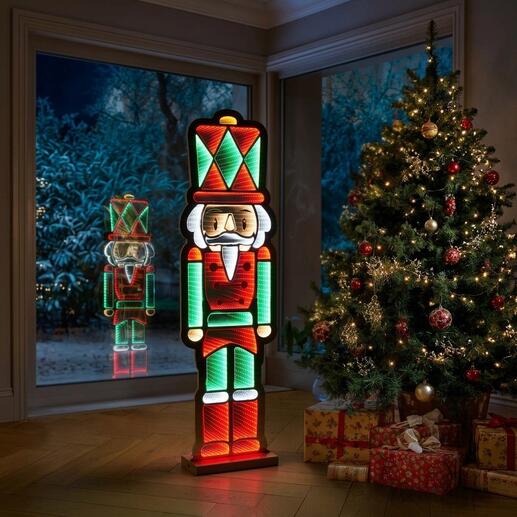 LED-Skulptur eines Nussknackers mit bunten Lichtern.