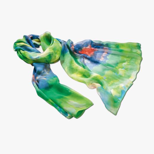 Der Aquarell-Seidenschal in den schönsten Farben des Sommers. Üppige 2 Meter lang. 24 Gramm leicht. Wie mit Aquarellfarbe gemalt, fliessen alle Töne sanft ineinander. Es ergibt sich ein immer neues Bild.