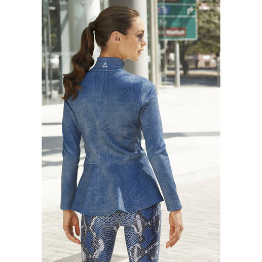 Soft Shell-Jacke und Python-Leggings Soft Shell-Jacke und Python-Leggings