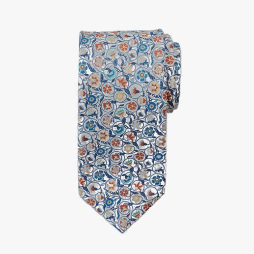 Cravate LibertyTM Ascot Original Liberty™ : des motifs floraux mondialement connus depuis 1875. Fait main en Allemagne. Par Ascot.