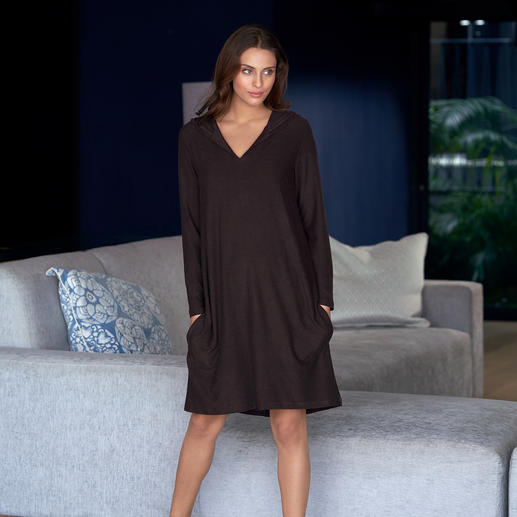 Das Sweatshirt-Kleid aus extraweichem und superleichtem Jersey. Bequem wie ein Homesuit. Aber viel charmanter.