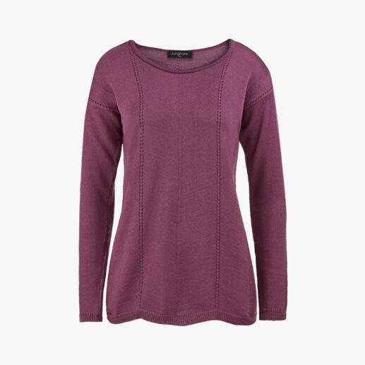 Der Basic-Pullover aus extrafeiner Merinowolle. Viel interessanter und femininer: in Trapezform gestrickt, mit Wellensaum und Längsnähten.