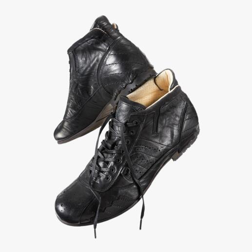 Schwarze Yellow Cab-Sneaker mit kunstleder Obermaterial und Schnürsenkeln.