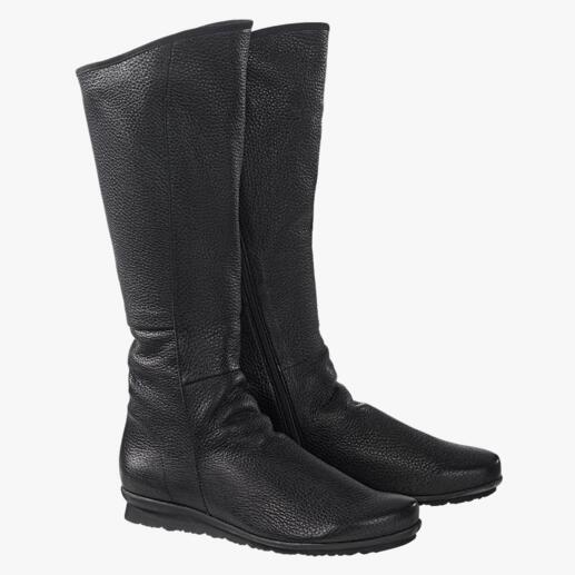 Paar arche Hirschleder-Stiefel in Schwarz, frontalansicht