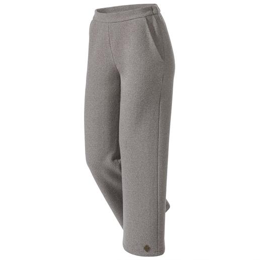 Die Hose aus Tiroler Softwalk mit Bio-Baumwolle: so leicht, so flexibel und atmungsaktiv. Ideal als Homewear- oder Outdoor-Hose. Made in Austria von Walk-Spezialist Stapf, seit 1958.