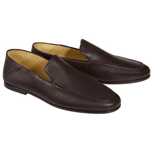 Der Schuh aus handschuhweichem Lammnappa: mal luxuriöser Loafer, mal sommerlicher Mule: Made in Portugal, von Profession Bottier.