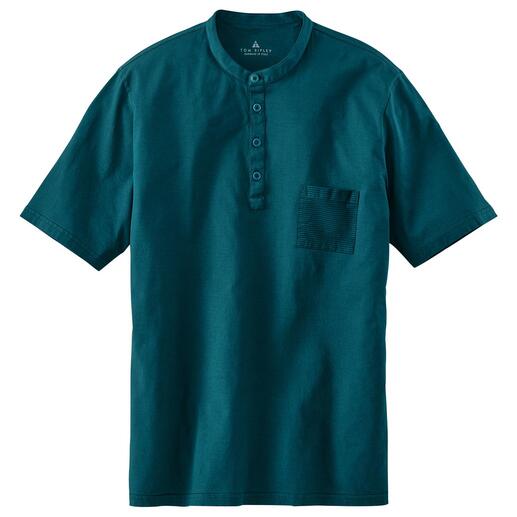 Das wohl luxuriöseste unter den traditionsreichen (und jetzt modischen) Henley-Shirts. Aus mehrfach veredeltem Filo-di-Scozia®-Garn – ultrasoft, edel glänzend und enorm robust. 