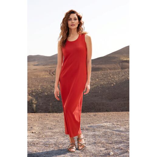 Robe infroissable La robe infroissable facile d'entretien. Lavée, séchée, prête à être portée. Ärmelloses Kofferkleid in Karminrot, bodenlang.