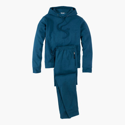 Der edle Loungewear-Anzug mit der perfekten Balance aus Weichheit, Wärme und Atmungsaktivität. 10 % Kaschmir. 100 % Wohlgefühl. Tealfarbener Cashmere-Cotton Loungewear-Anzug auf weißem Hintergrund.