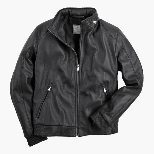 Schwarze Hirschlederjacke mit Stehkragen und seitlichen Reißverschlusstaschen.