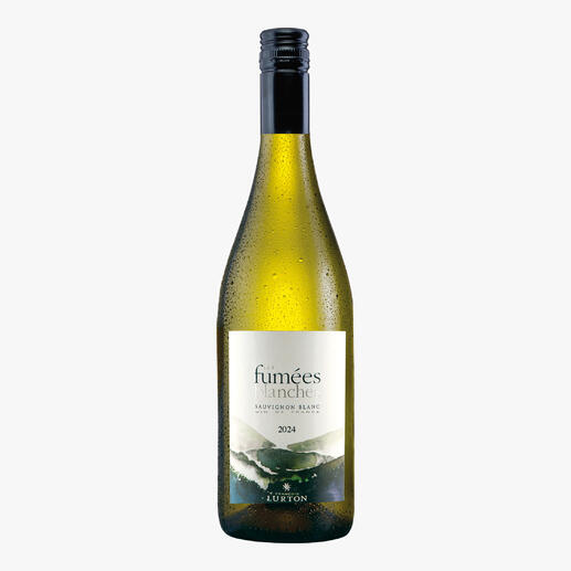 Flasche Sauvignon Blanc „Les Fumées Blanches“ 2024 mit feuchter Oberfläche.