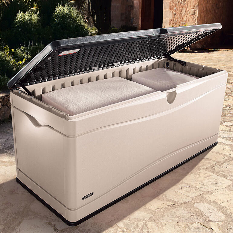 Lifetime Kissenbox geöffnet, Lagerbox für Auflagen, elegant und praktisch.