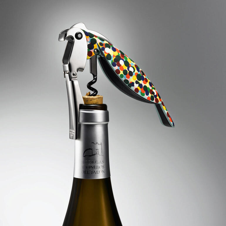 Sommelier-Korkenzieher in Form eines Papageis mit bunter Oberfläche.