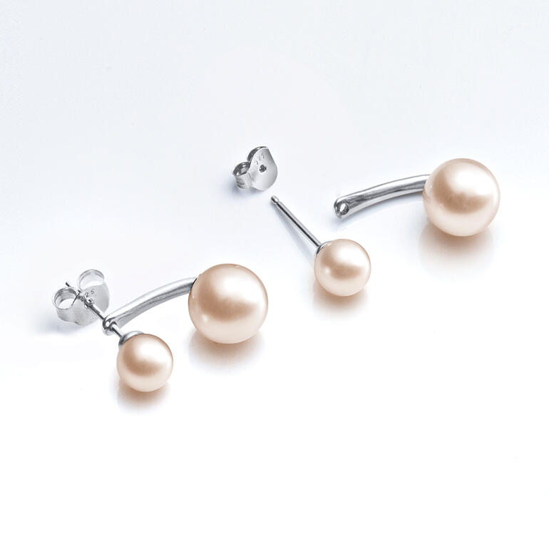 2-in-1 Ohrringe mit schwebenden Perlen in Silber, elegant präsentiert.