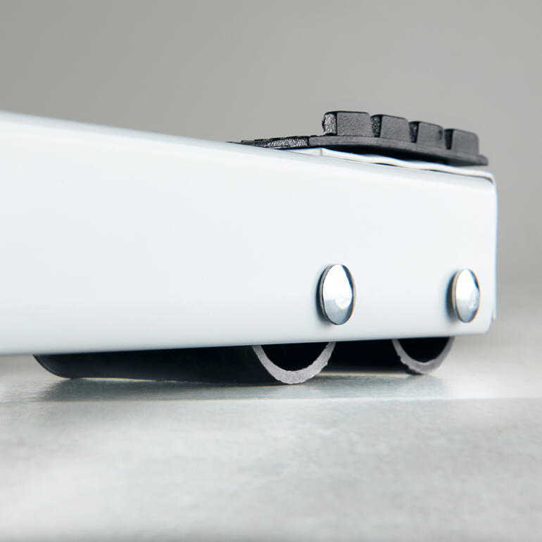 Grossgeräte-Roller Großgeräte-Roller, Detailansicht der Rollen an der Unterseite