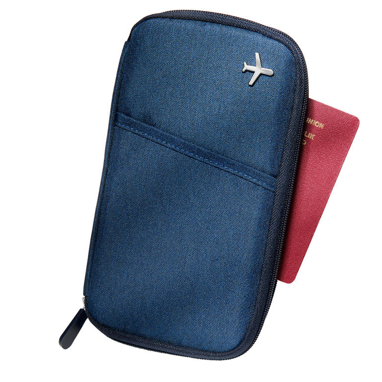 RFID-Reiseorganizer in blau mit Flugzeug-Applikation.