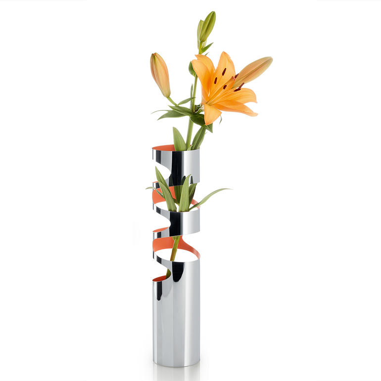 LOOM Vase mit einer Blume in einem modernen Raum.