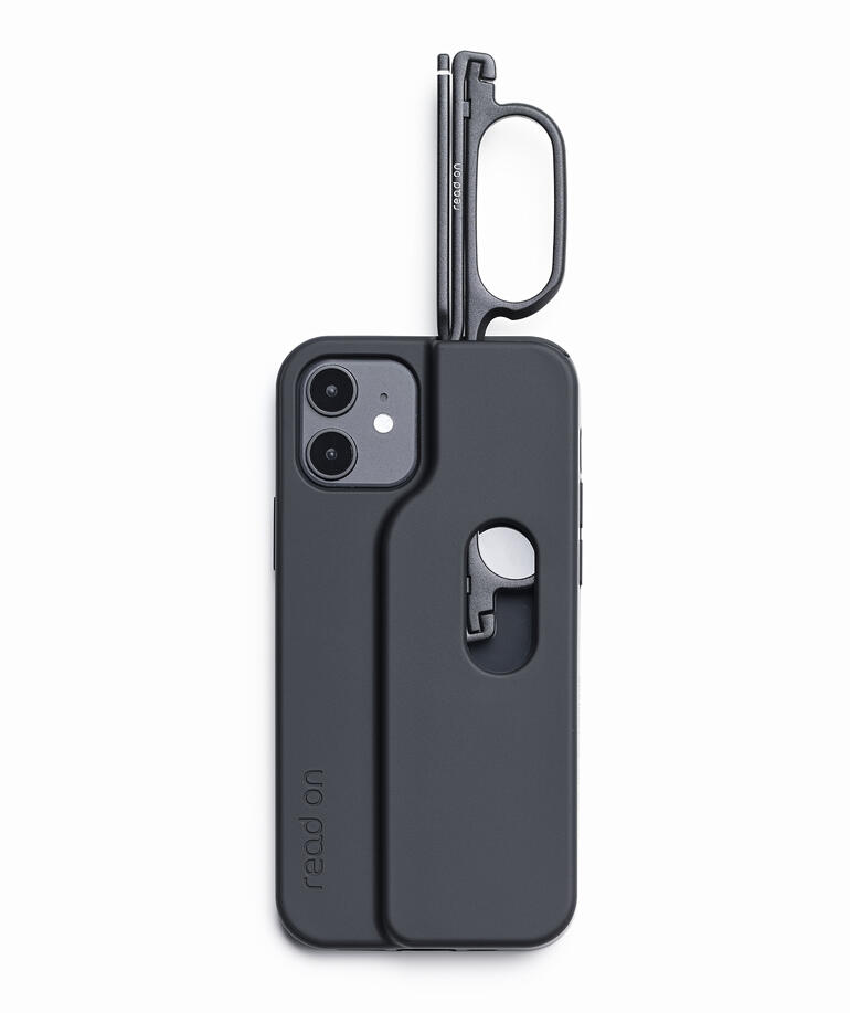 Handyhülle mit integriertem Lesestift und Lesebrille in Schwarz.